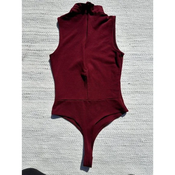 Lulu Womans Small Bodysuit Burgundy Powerhouses V Neck Sleeveless Pull On Modern - Picture 6 of 7